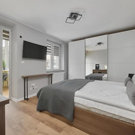 Modern Kotsisa With Balcony By Renters 아파트 브로츠와프