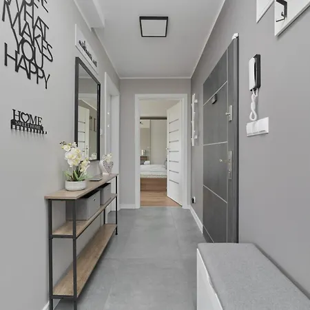 아파트 Modern Kotsisa With Balcony By Renters *