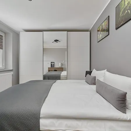 Modern Kotsisa With Balcony By Renters Apartment